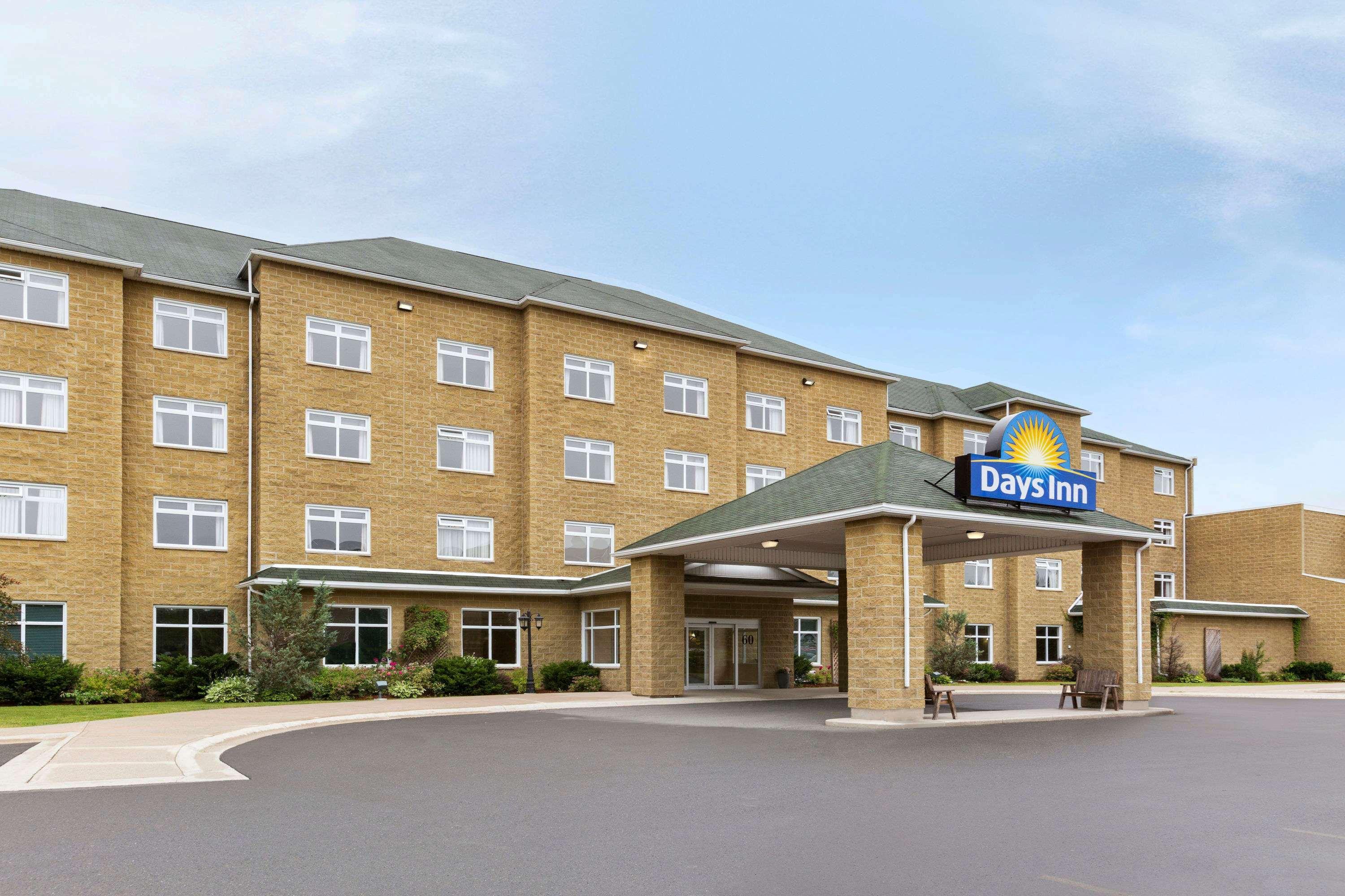 Days Inn By Wyndham Oromocto Conference Centre Esterno foto
